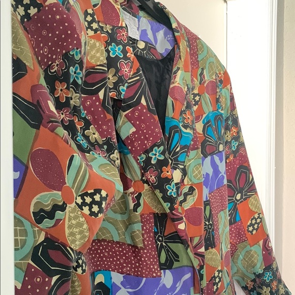 Red and Orange Blazer with 3/4 Sleeves and Lapel Collar - Picture 3 of 6